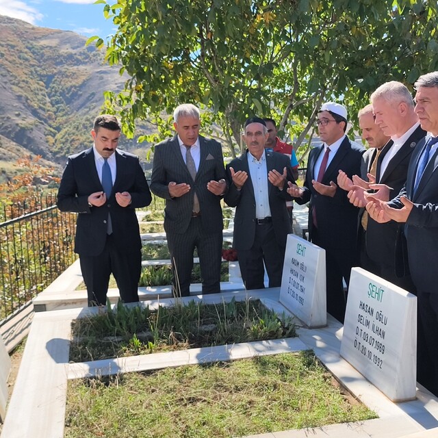 Bingöl'de 34 yıl önce PKK'lı teröristlerce katledilen 19 kişi anıldı