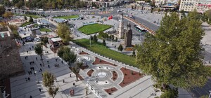 Kayseri'de Cumhuriyet Meydanı'nın çehresi değişiyor