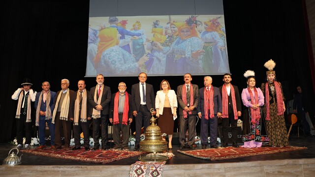 Türk dünyası ozanları Gaziantep'te buluştu