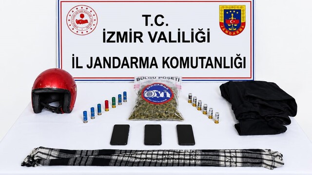 Park halindeki otomobillere ateş eden 2 şüpheli yakalandı