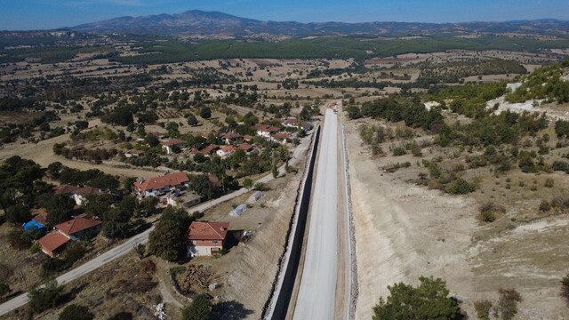Demirci'de Selendi yolunun 2 kilometrelik bölümündeki çalışmalar tamamlandı
