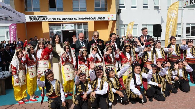 Başkan Çolakbayrakdar: "Kayserimizin geleceği için yüksek standartlarda okullar yapıyoruz"