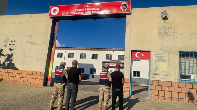 Kilis'te göçmen kaçakçılığı operasyonu: 2 tutuklama