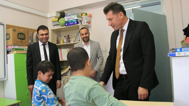 Cizre İlçe Millî Eğitim Müdürü İke: "Sabrınız, şefkatiniz ve sınıftaki kutsal emeğiniz hiçbir ölçüyle ölçülemez"