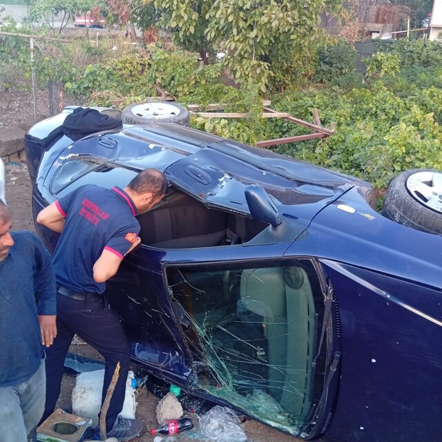 Siirt'te devrilen otomobilin sürücüsü yaralandı