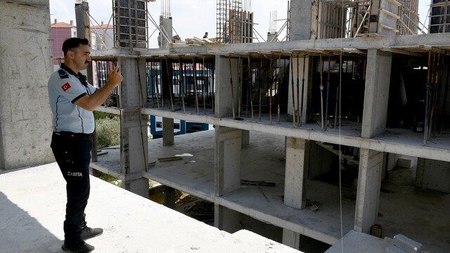 Kuşadası'nda inşaat yasağına uymayan firmalara 4 milyon lira ceza