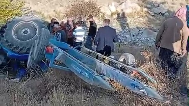 Niğde'de traktör devrildi: 1 ağır yaralı