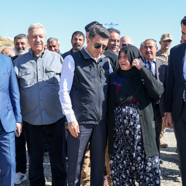 Tunceli'de huzurun yolu sıcak asfaltla döşeniyor