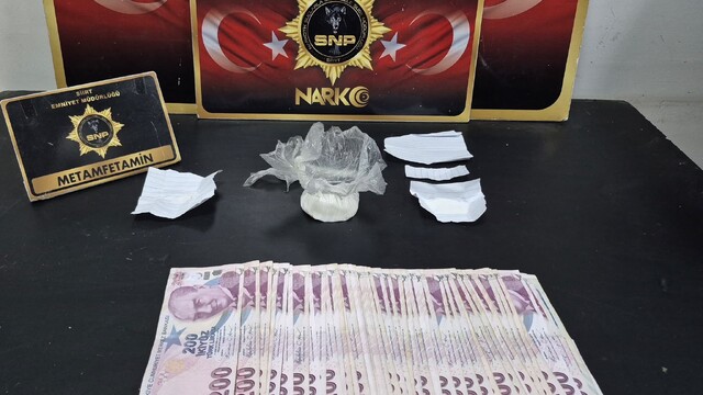 Siirt'te sokak satıcılarına narkotik darbesi: 3 tutuklama
