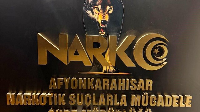 Afyonkarahisar'da uyuşturucu operasyonunda yakalanan 2 zanlı tutuklandı