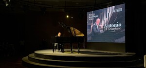 İtalyan piyanist Antonio Di Cristofano, Bursa'da konser verdi