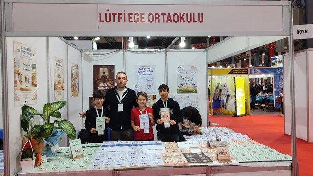 Denizli'de 31 öğrenciden 3 kitap