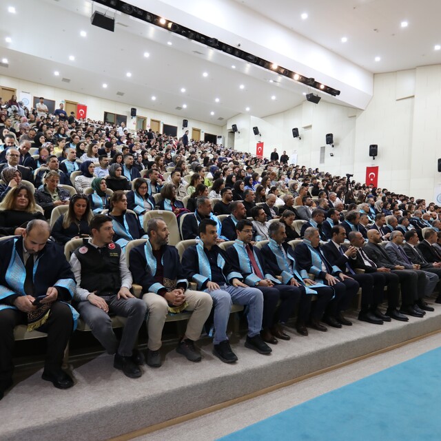 Bitlis Eren Üniversitesinde 2026-2027 akademik yılı açılış töreni düzenlend...