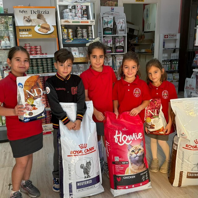 İlkokul öğrencileri hayvan sevgisini iyiliğe dönüştürdü