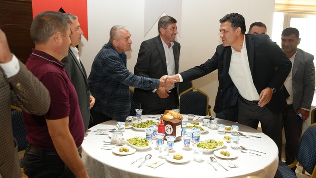 Kozan'da muhtarlar aynı sofrada buluştu