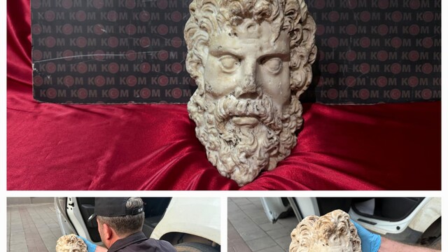 İzmir'de 2 bin yıllık Zeus mermer heykel başı ele geçirildi