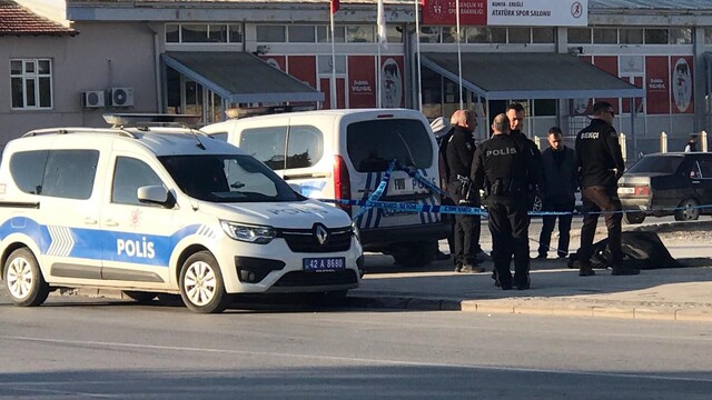 Kaldırımda ölü bulundu (2)