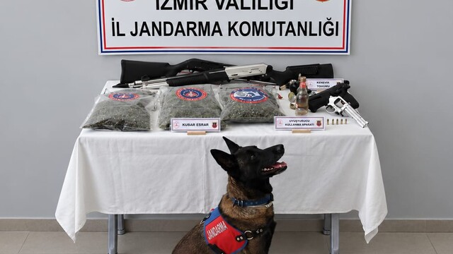 İzmir'de uyuşturucu operasyonunda yakalanan 10 şüpheliye adli kontrol