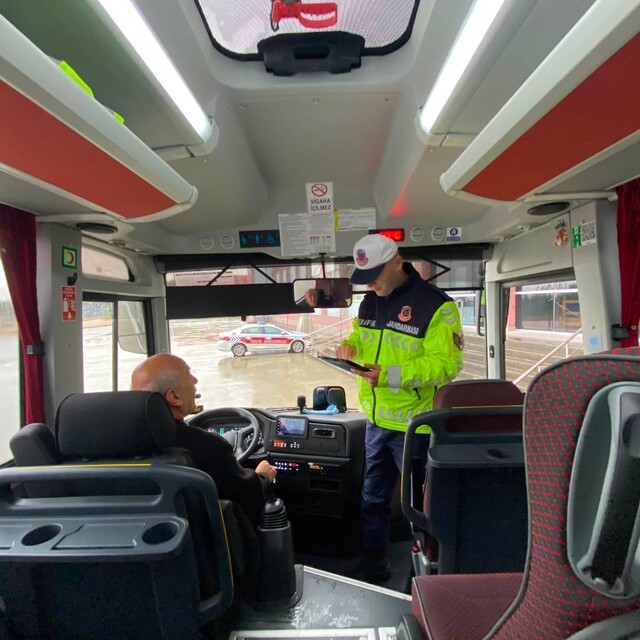 Bolu'da trafik denetimlerinde sürücülere 3 milyon 19 bin 397 lira ceza kesi...