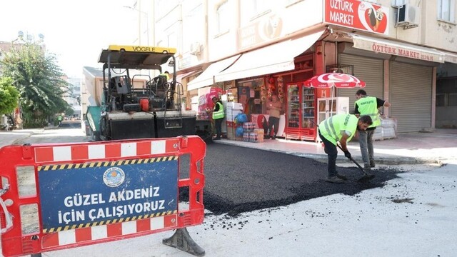 Akdeniz'de Üç Ocak Mahallesinin sokakları yenileniyor