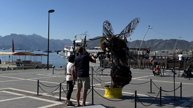 Marmaris'te "Kıymetli Hurdalar" sergisi açıldı