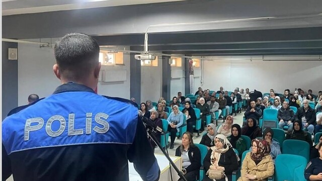 Kilis'te velilere ve öğretmenlere güvenlik bilgilendirmesi