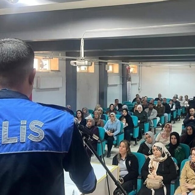 Kilis'te velilere ve öğretmenlere güvenlik bilgilendirmesi