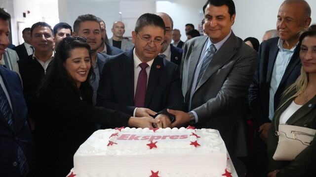 Ekspres gazetesi 55. yılını kutladı
Ekspres Gazetesi İmtiyaz Sahibi M. Bora Zor: "Gazeteci kahraman değil, zamanın tanığıdır"