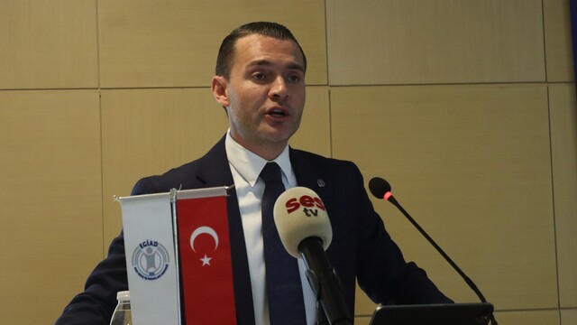 EGİAD, İzmir'in istihdam raporunu kamuoyuyla paylaştı
Araştırma İzmir'de genç işsizlik oranının Türkiye ortalamasının üzerinde olduğunu ortaya koydu