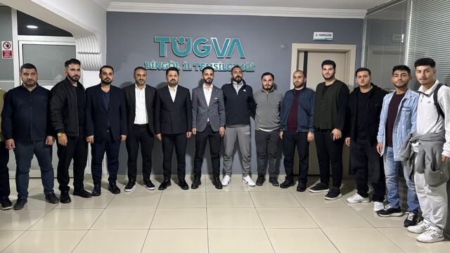 Gençlerle bir araya gelen AK Parti İl Başkanı Yılmaz Seven: "Bizim geleceğimiz sizlersiniz"
