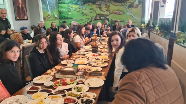 Tekirdağ'da huzurevi sakinleri ile öğrenciler bir araya geldi