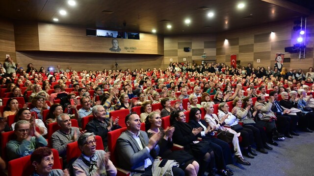 Zeki Müren'in unutulmaz şarkıları Manisa'da yankılandı