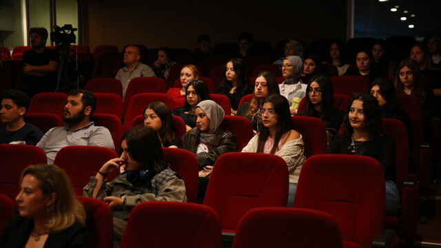 ÇÜ'de "Medya, Dijitalleşme ve Geleceğin Haberciliği Programı" düzenlendi