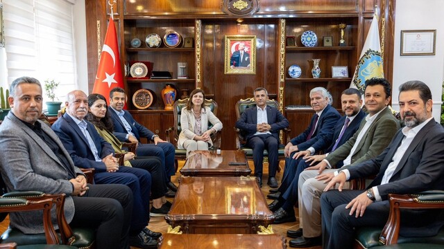 AK Parti İl Başkanı Sümer ve AK Partili belediye başkanlarından Diyarbakır Büyükşehir Belediyesine ziyaret
