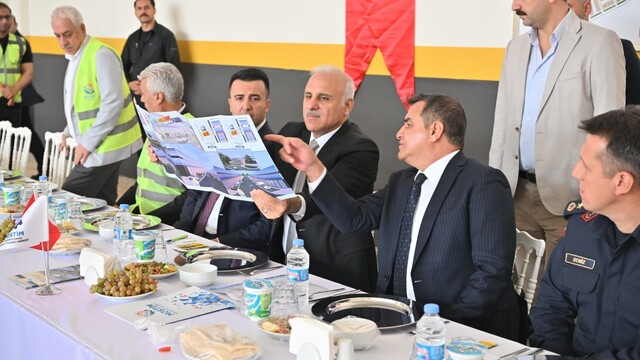 Vali Zorluoğlu, MOSTİM Projesi inşaat alanında incelemelerde bulundu