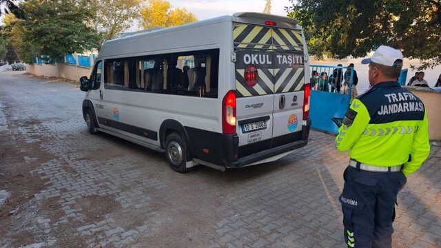 Balıkesir jandarmadan okul çevrelerinde denetim