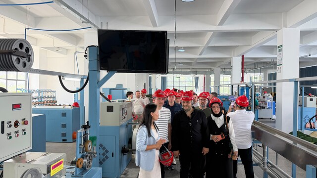 DTO heyeti Çin'de kablo fabrikasını inceledi
