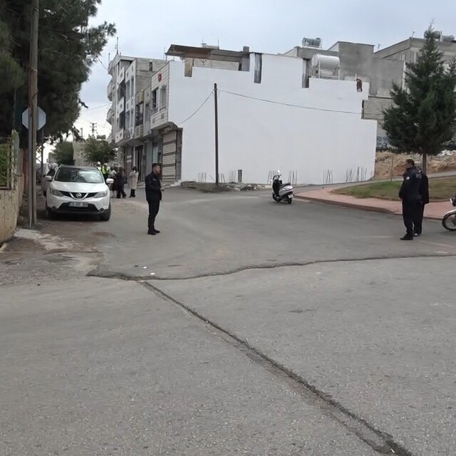 Kilis'te otomobil ile motosiklet çarpıştı, 2 yaralı