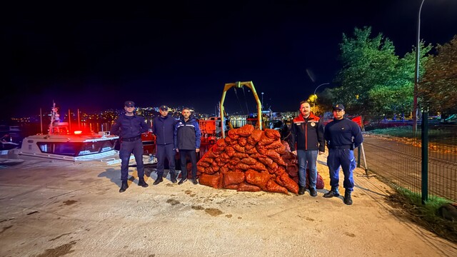 Gemlik'te kaçak midye avına geçit yok: 174 bin TL ceza