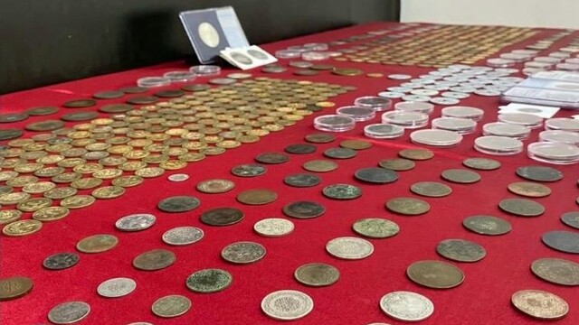 İzmir'de 672 sikke ele geçirildi