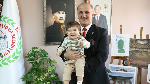 Başkan Kaya, minik Teoman ile buluştu