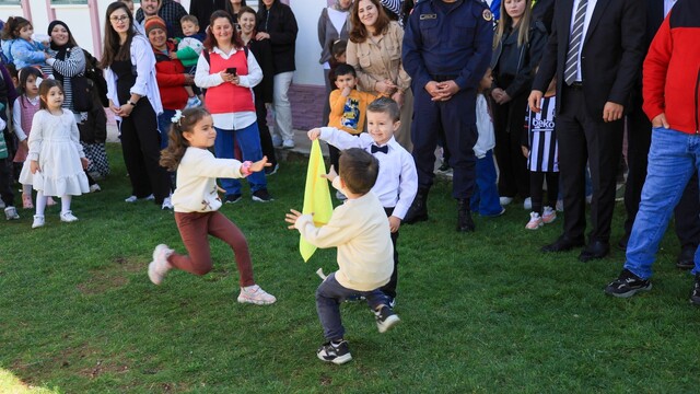 Çameli'de minikler ve aileleri geleneksel oyunlarda yarıştı