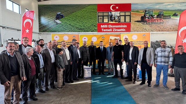 Ağrı'da üreticilere 550 ton buğday tohumu dağıtıldı