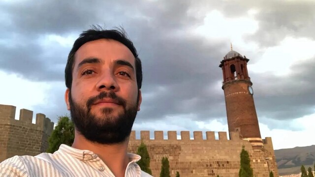 Komşu kurşunuyla son bulan hayatın ardındaki acı hikaye
Eşiyle yetiştirme yurdunda büyüyen 2 çocuk babası, komşu kurşunuyla öldürüldü