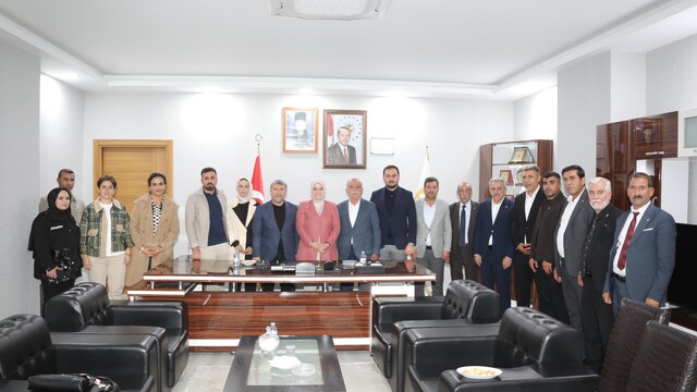 Palu'da 5 meclis üyesi AK Parti'ye katıldı