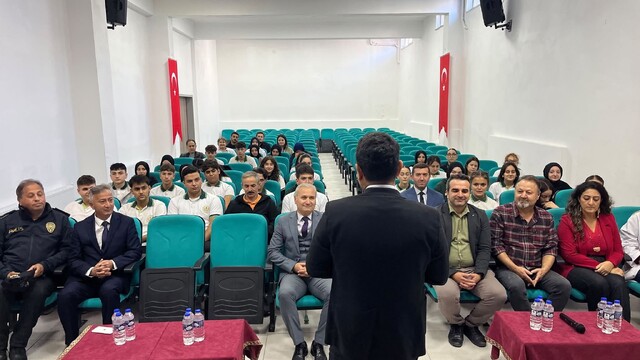 Kaymakam Kandemir'den üniversite adaylarına motivasyon desteği