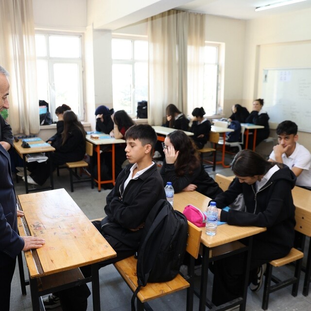 İl Milli Eğitim Müdürü Akbaş, öğrencilerle bir araya geldi