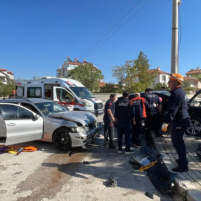 Karaman'da otomobil ile cip çarpıştı: 3 yaralı