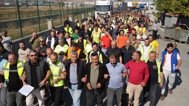 Kapıkule'de tır şoförlerinden tepki: Vize engeli ve uzun kuyruklar taşımacılığı aksatıyor