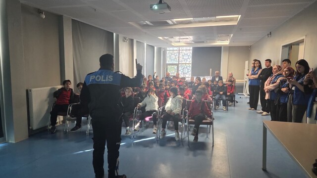 Bilecik'te 48 öğrenciye güvenlik ve akran zorbalığı eğitimi